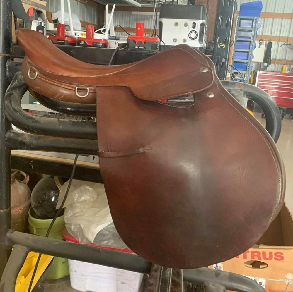 Zaldi close contact jumping saddle